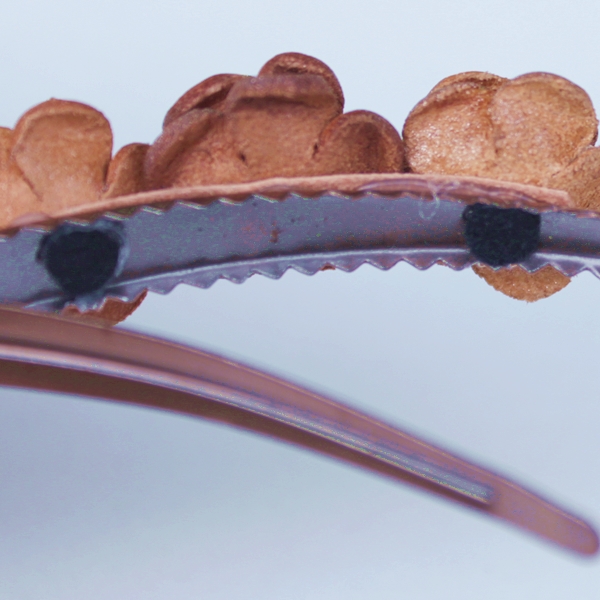 กิ๊บติดผมกุหลาบ 2 cm. 3 ดอก หนังแท้ทำมือ แฮนด์เมด Leather flower, hair clip, handmade, handicraft