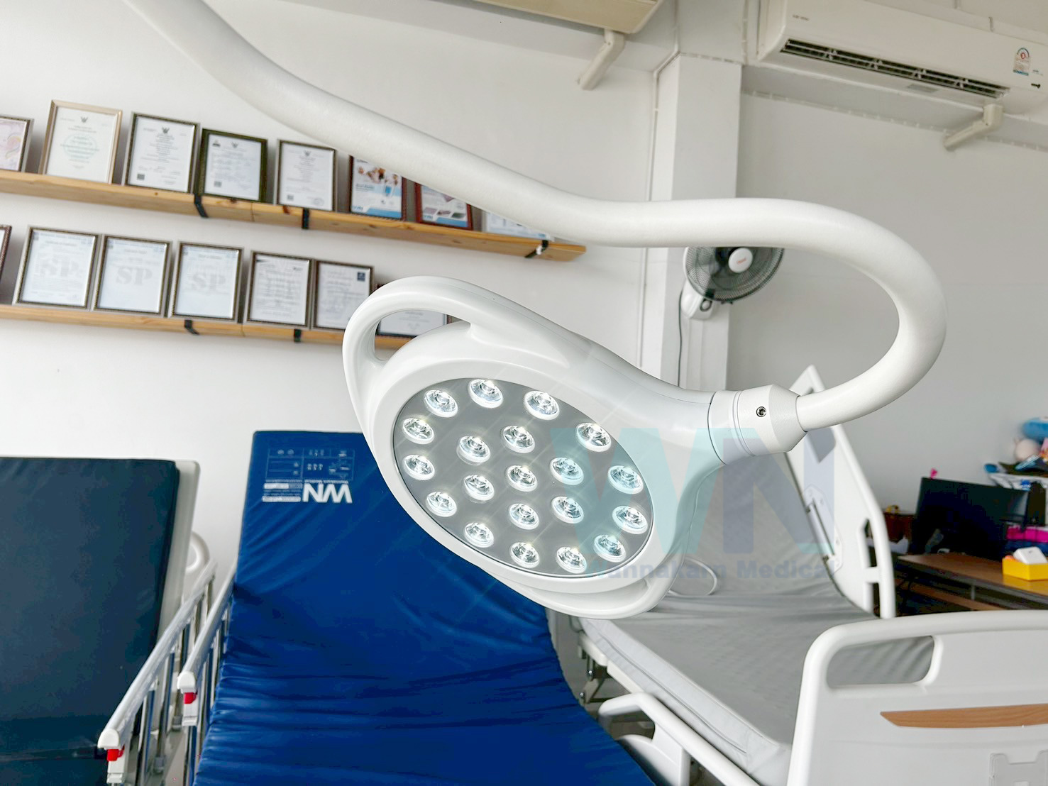 โคมไฟผ่าตัด Operation Lamp Model : YDE-300