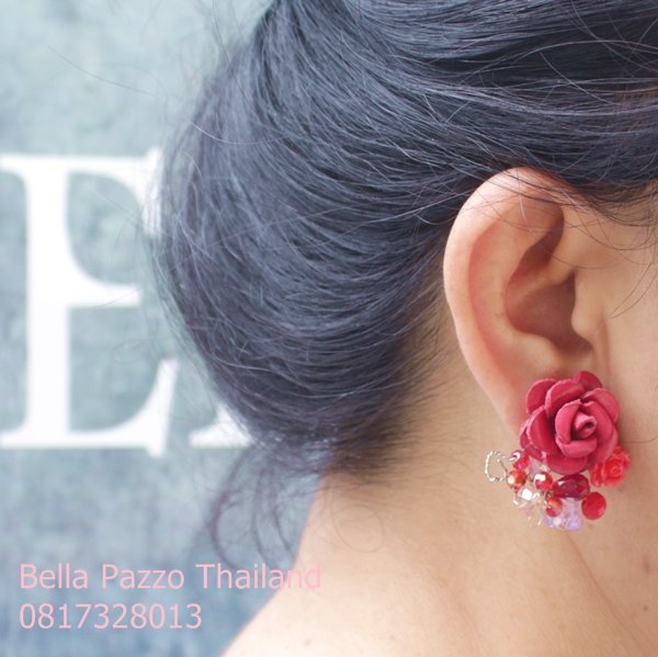 ต่างหูช่อกุหลาบหนัง 2cm. ผสมคริสตัล หนังแท้ทำมือ แฮนด์เมด Leather flower, handmade, earrings, handicraft