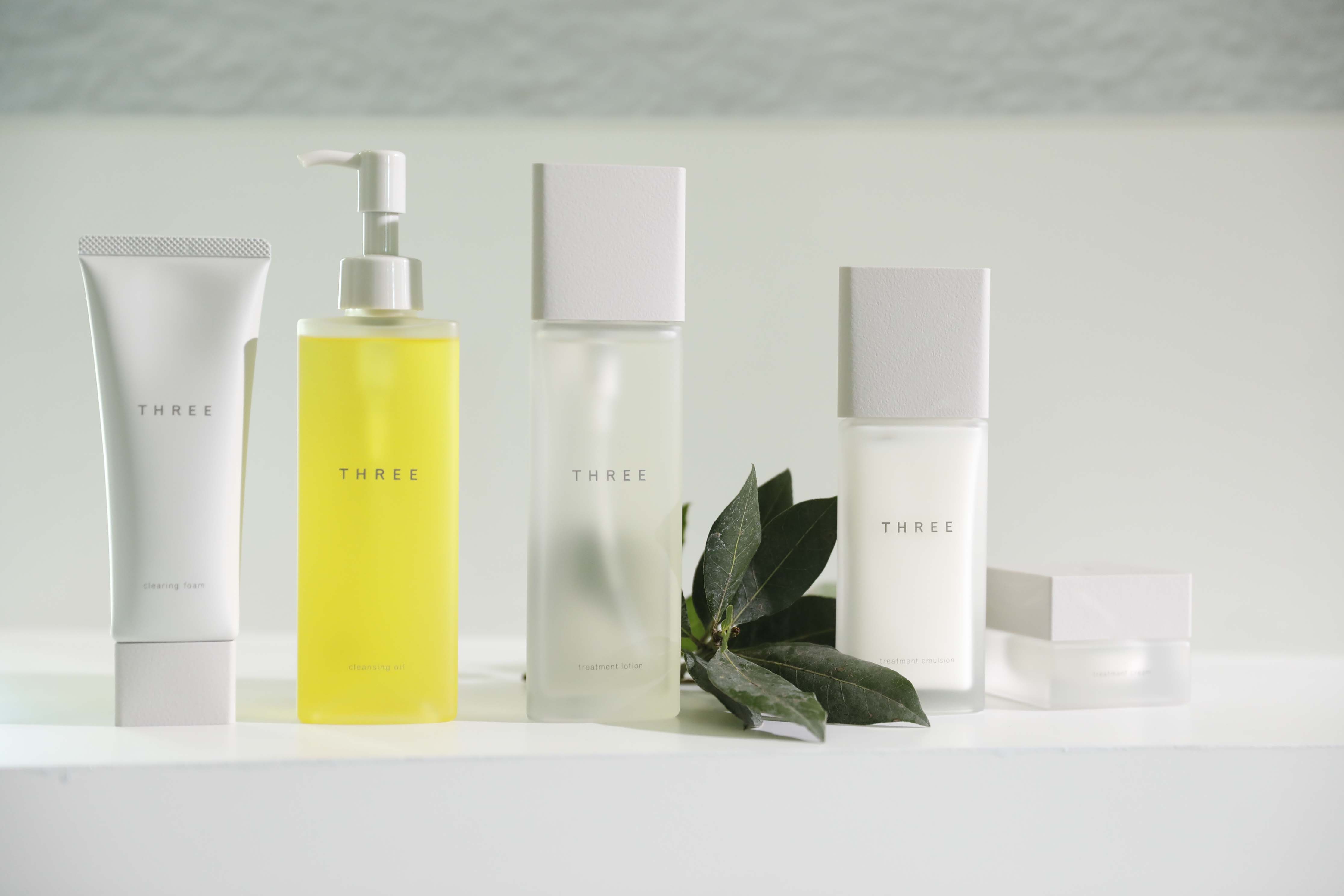 Three Cleansing Oil 185 ml.