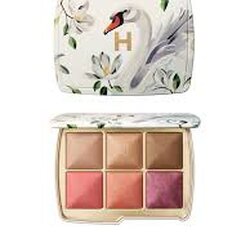 HOURGLASS Ambient Lighting Edit Unlocked Swan Face Palette (Holiday 2025)