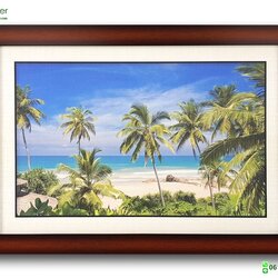 กรอบรูป ภาพชายหาดต้นมะพร้าวสวย