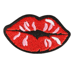 ตัวรีดติดเสื้อลิปปากสีแดง