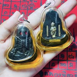 โหงพรายเจ้าเสน่ห์(เลี่ยมกรอบ แช่น้ำมัน)หลวงปู่ชาติมนต์ดำ สุวะโร