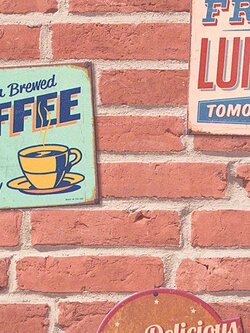 วอลเปเปอร์ห้องครัว ลายอิฐแดง เพ้นลายอักษร