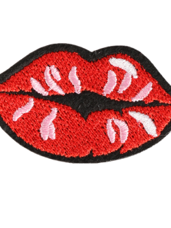 ตัวรีดติดเสื้อลิปปากสีแดง