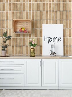 วอลเปเปอร์ติดผนังลายกระเบื้องแนวตั้ง สีน้ำตาลคีรม (เท็กเจอร์เงา)