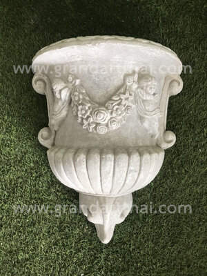 กระถางติดผนังลายคิวปิดถือดอกไม้